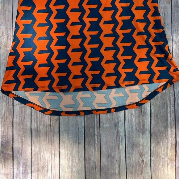 LuLaRoe Classic T - Picture 4 of 4